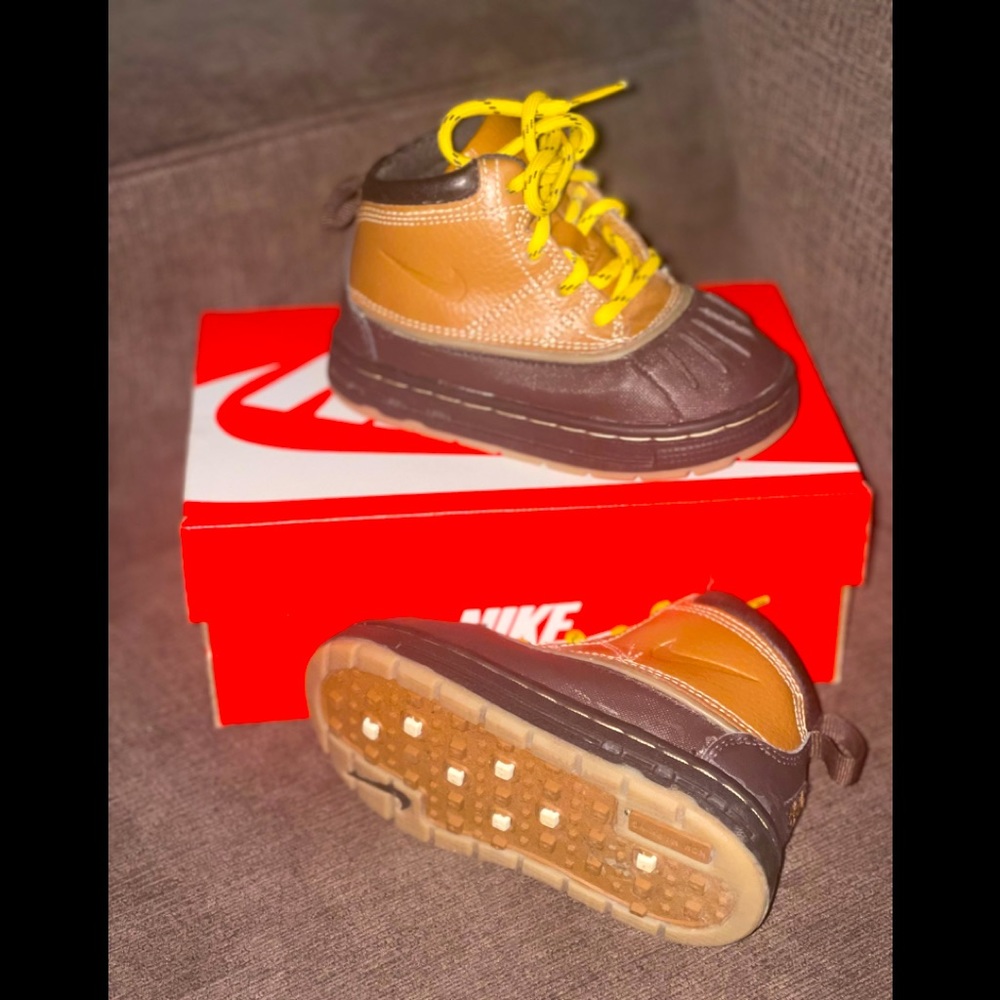 Toddler boys Nike Boots